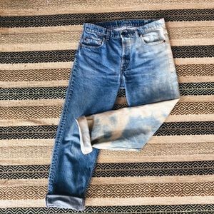 DIY Levi’s Bleach Dyed Jeans 💙🤍
